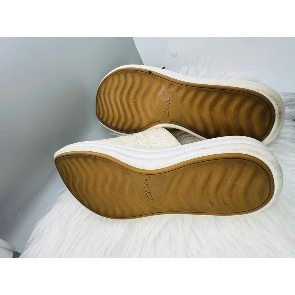 Clarks Cloudsteppers Drift Buckle Sandals Women’s Size 8 Sand platform chunky